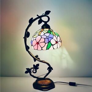 Tiffany Stained Glass Table Lamp with Floral Design